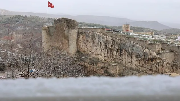 4 bin yıllık tarihi mahalleden kar manzaraları