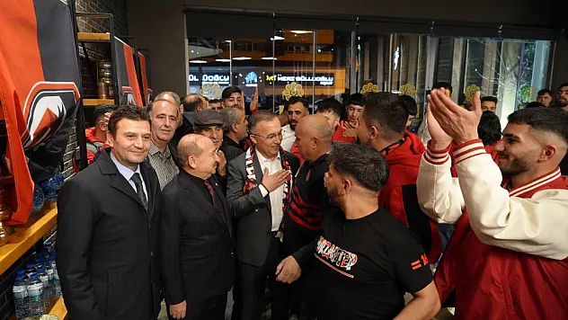 Gaziantep futbol takımı yöneticileri taraftarlarla iftarda buluştu