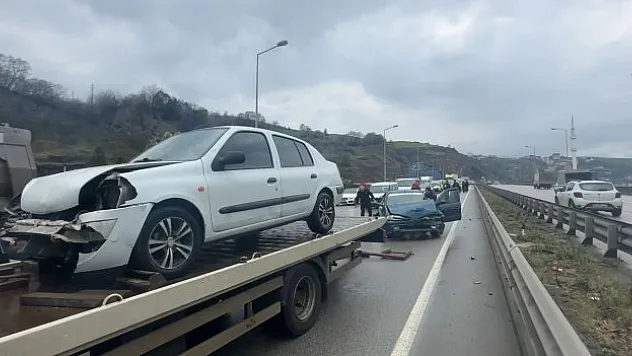 Zincirleme kazada 2 kişi yaralandı