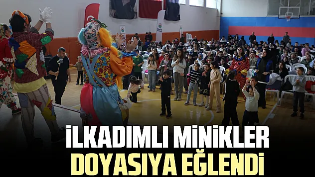 iLKADIMLI MiNiKLER DOYASIYA EĞLENDi