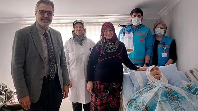 Evde sağlık ekipleri yalnız bırakmıyor