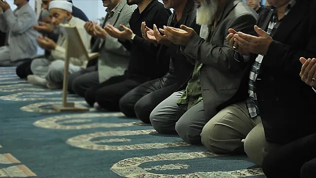 Tüm camilerde Filistin için dua edilecek