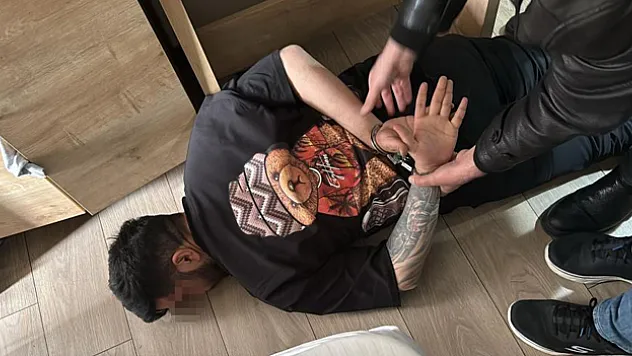 Taksiciyi gasbeden şahıs otel odasında yakalandı