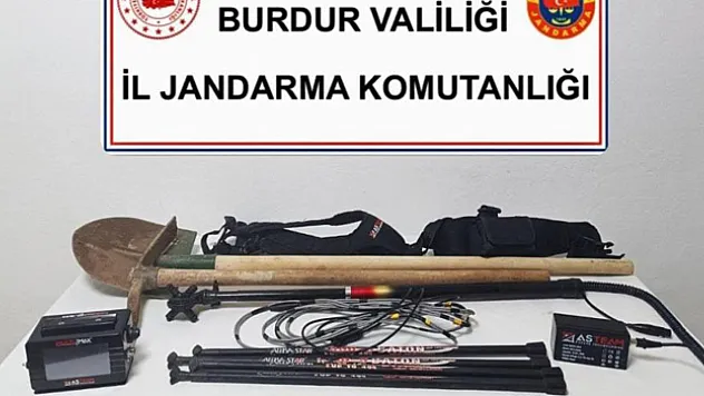Kaçakçılık ve uyuşturucu operasyonlarında 3 tutuklama