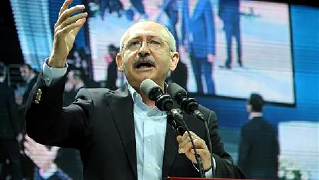 'Arkalarında Kenan Evren var'