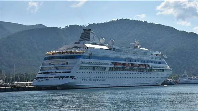 Marmaris'e sezonun ilk kruvaziyeri geldi