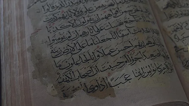 Irak'ta 4 asır önce yazılan Kur'an-ı Kerim özenle korunuyor