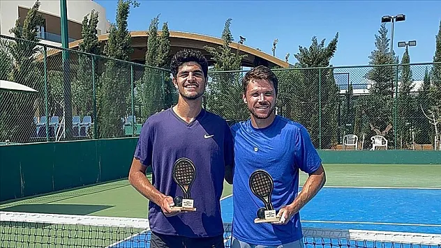 Milli tenisçiler Tuncay Duran ile Alp Horoz, şampiyon oldu