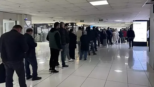 Vatandaş soluğu kuyumcularda aldı