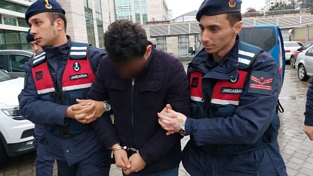 Cep telefoncu dükkanına operasyon