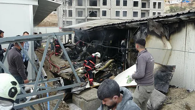 150 işçinin kaldığı konteynerde çıktı