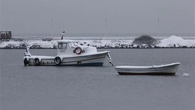Karadeniz'de kar ve rüzgar uyarısı Karadeniz'de kar ve rüzgar uyarısı