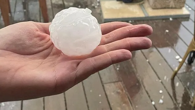 Tenis topu büyüklüğünde dolu