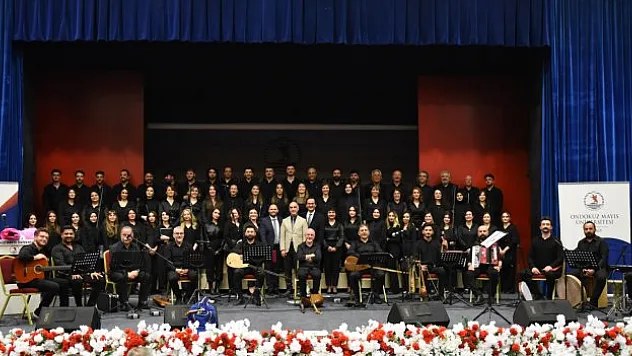 Akademisyenler sahneye çıktı