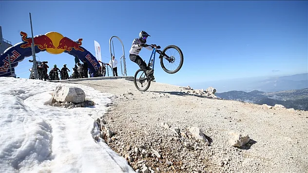 Antalya'da Dağ Bisikleti Yarışı başladı