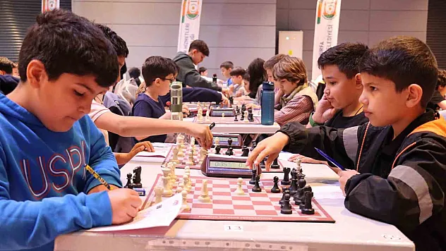 Ödüllü satranç turnuvası