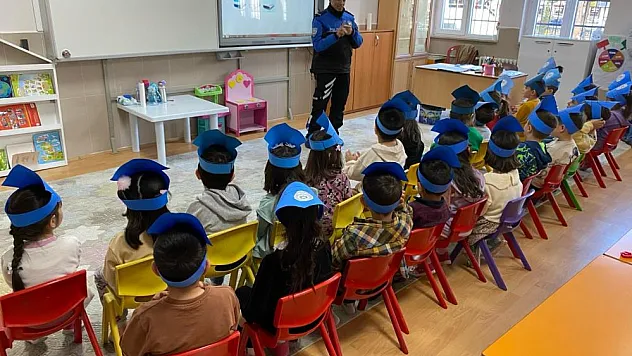 Emniyetten Çocuklara ve ailelerine yönelik bilgilendirme