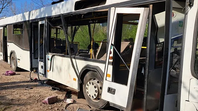 Rusya, Ukrayna'da sivilleri taşıyan otobüsü vurdu