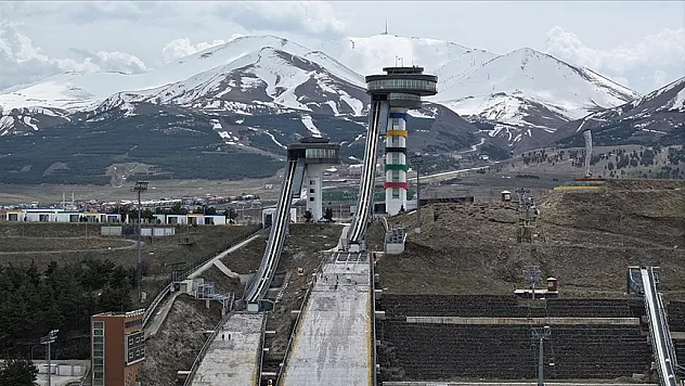 Türkiye'nin tek kayakla atlama kuleleri yenileniyor