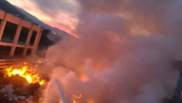 Edremit'te çöplük yangını