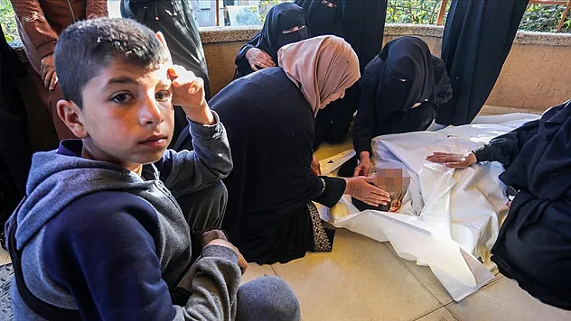 Gazze'de can kaybı 52 bin 365'e yükseldi