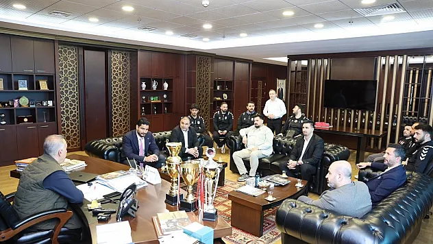 Taha Akgül'den Başkan Dursun'a ziyaret