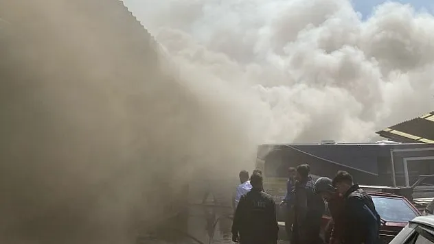 Kocaeli'de yangında 7 dükkan dumandan etkilendi