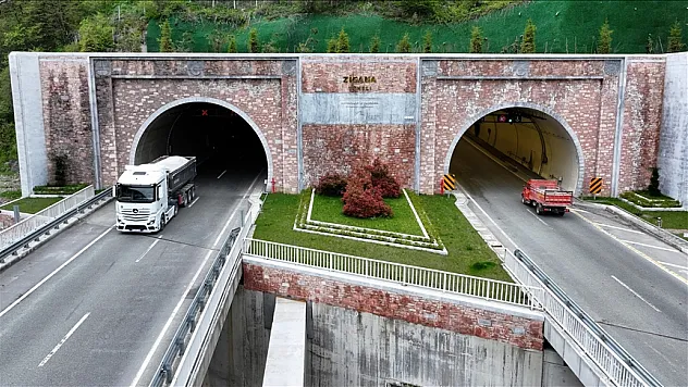 Yeni Zigana Tüneli'nden 3 milyon 490 bin araç geçti