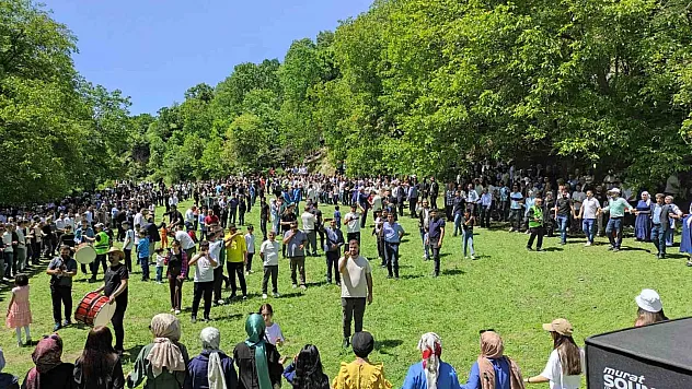 Huzurun sağlandığı köylerine 35 yıl sonra dönen aileler