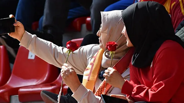 Kayserispor'dan Anneler Günü jesti