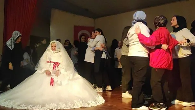 Gelinlik giyme hayali gerçek oldu