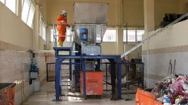 Tıbbi atıklar bertaraf ediliyor