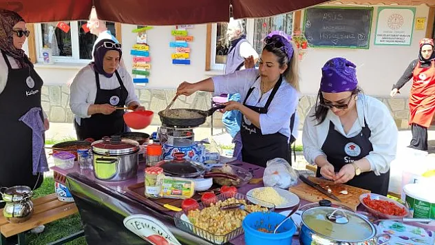 Eğitimci anneler mutfakta