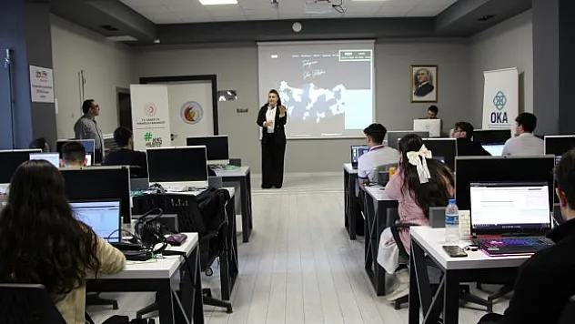 'Zararlı Yazılım Analizi ve Tersine Mühendislik Eğitimi'