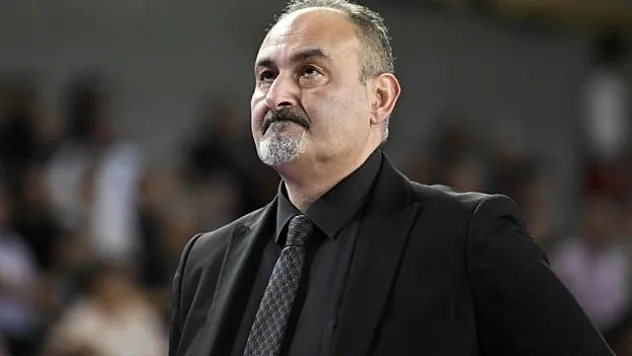 Selçuk Ernak, sezonun 'En iyi başantrenörü' seçildi