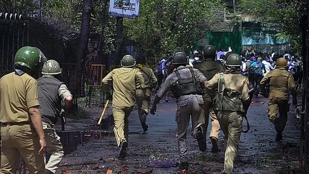 Keşmir'e saldırı gerçekleştirildi