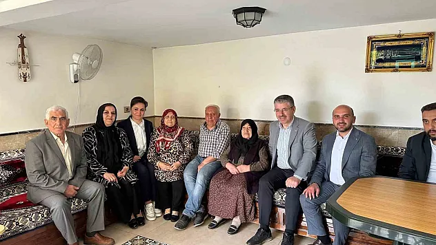 AK Parti üyesine Anneler Günü sürprizi