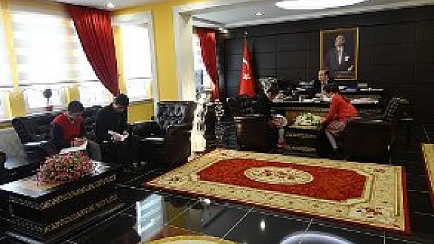 Öğrenciler Kaymakam Yıldız'ı terletti