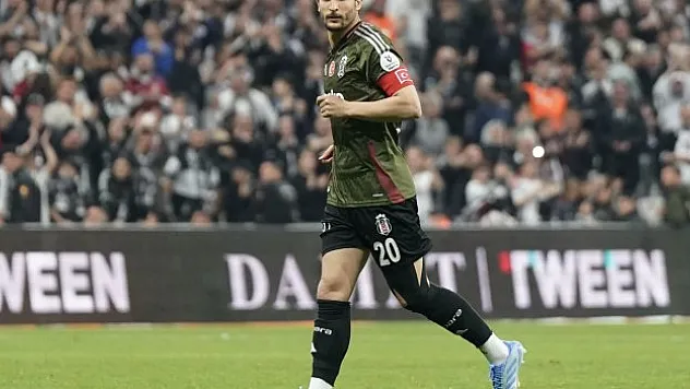 274 gün sonra forma giydi