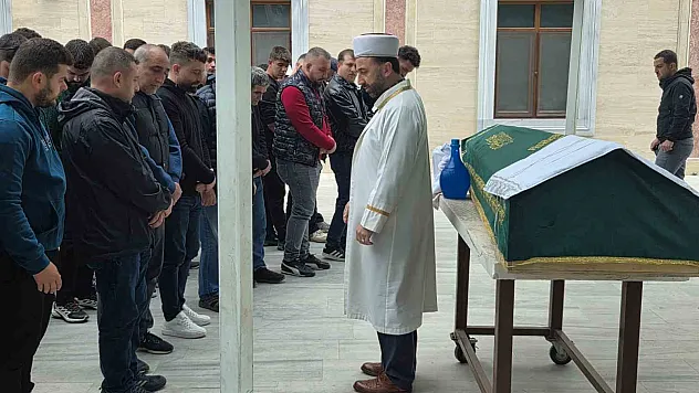 Motosiklet kazasında hayatını kaybeden genç