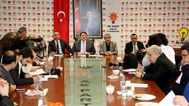 AK Parti'de aylık toplantı yapıldı