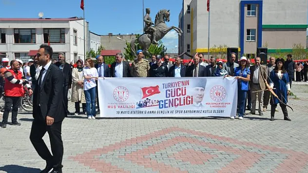 Muş'ta Gençlik Yürüyüşü