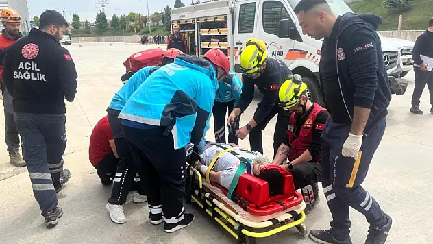 Fabrikada yapılan kaza tatbikatı gerçeği aratmadı