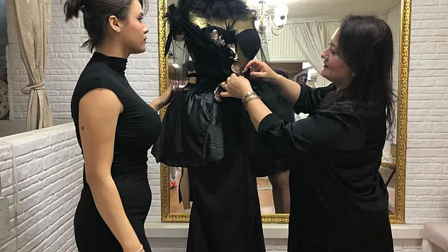 4 Yıllık bölümü kenara bıraktı gelinlik işini tutkuyla sürdürüyor