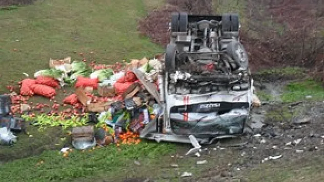 Otomobil ile kamyon çarpıştı: 1 ÖLÜ, 1 YARALI