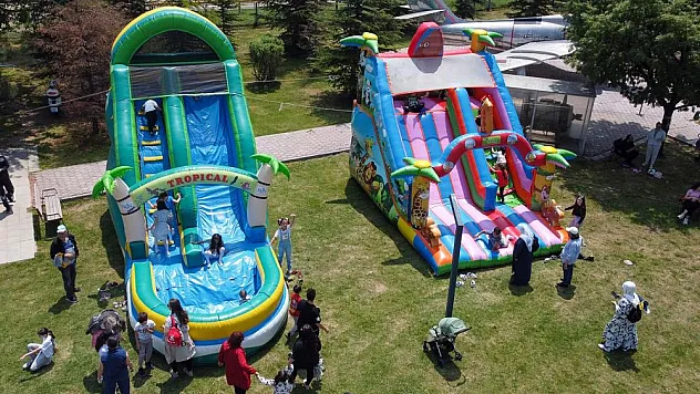 19 Mayıs 7'den 77'ye coşkuyla kutlandı