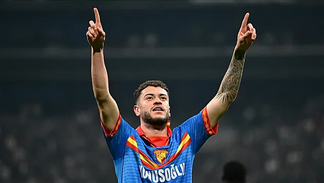 Romulo, rekor peşinde