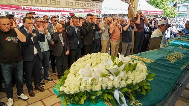 CHP lideri Özel Manisa'da cenaze törenine katldı