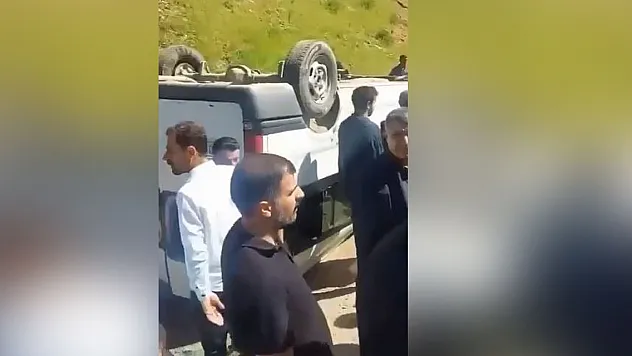 Öğrenci servisi takla attı