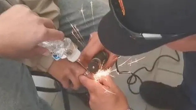 Parmağına yüzük sıkıştı, itfaiye seferber oldu